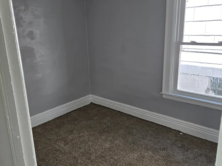95 Carl St — Photo 3