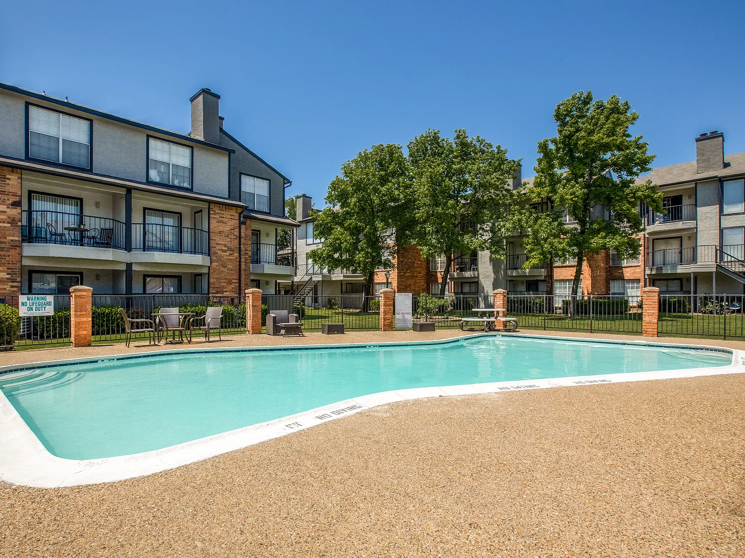 Cadence Apartments — Photo 4