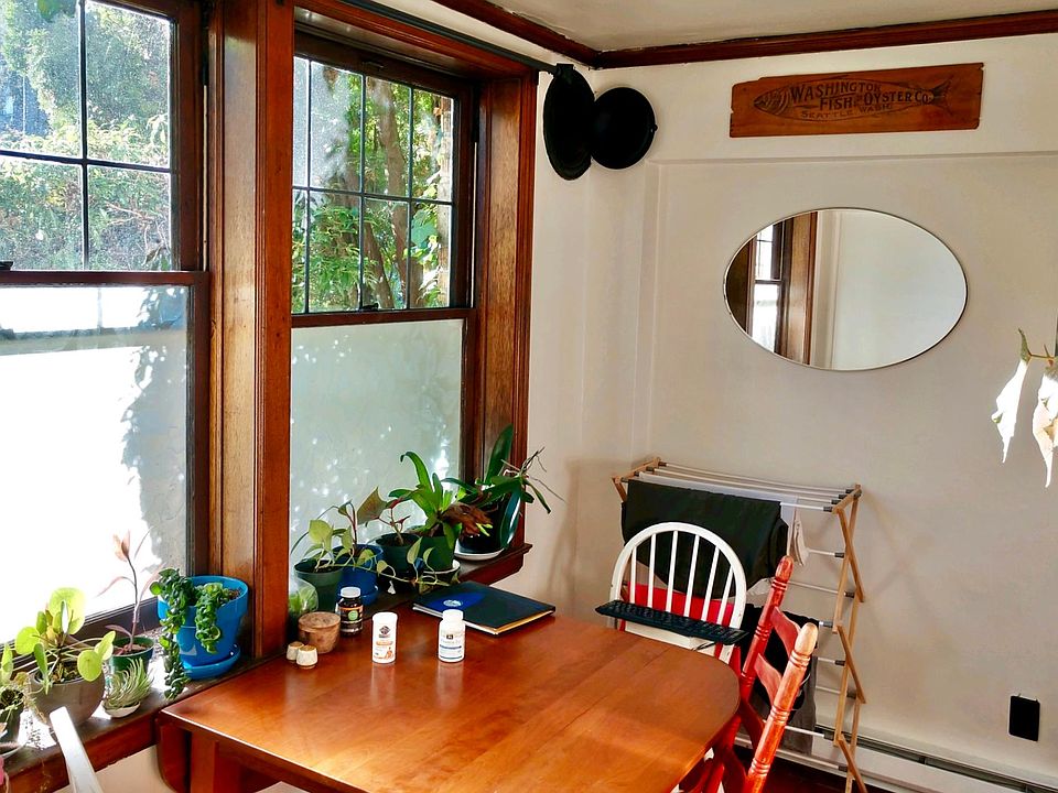 Dining nook
