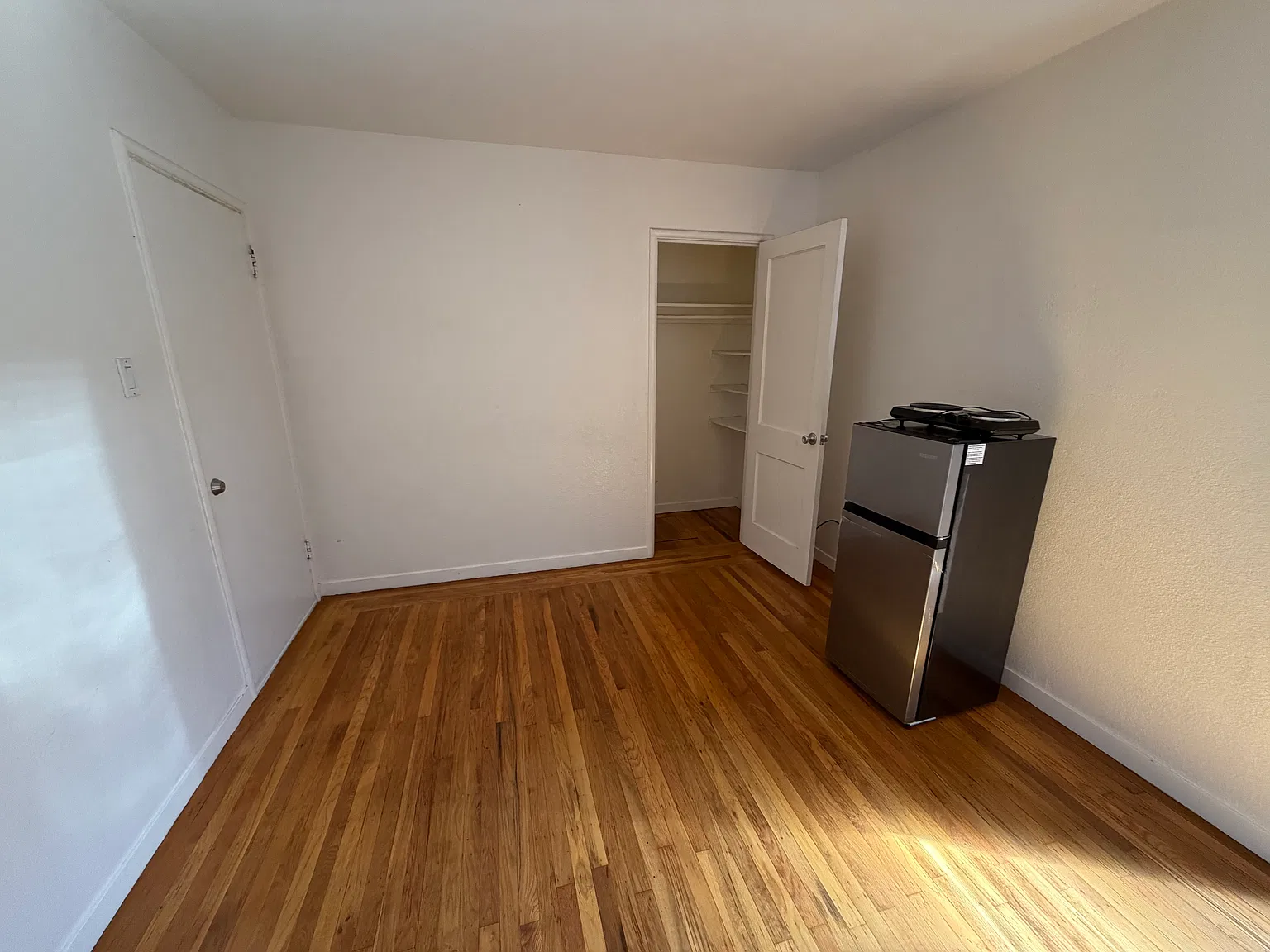 Studio, $1,250 — Photo 3