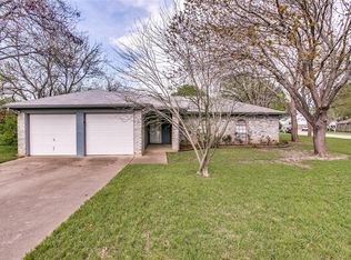 1109 Ash Ct, Benbrook, TX 76126