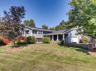 2520 Rosewood Ln N, Plymouth, MN 55441