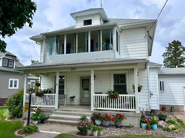 207 Truman St, Luana, IA 52156