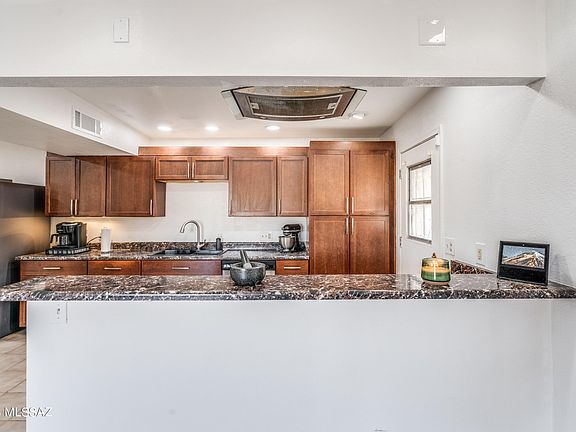 4th image of 3031 W Idaho St