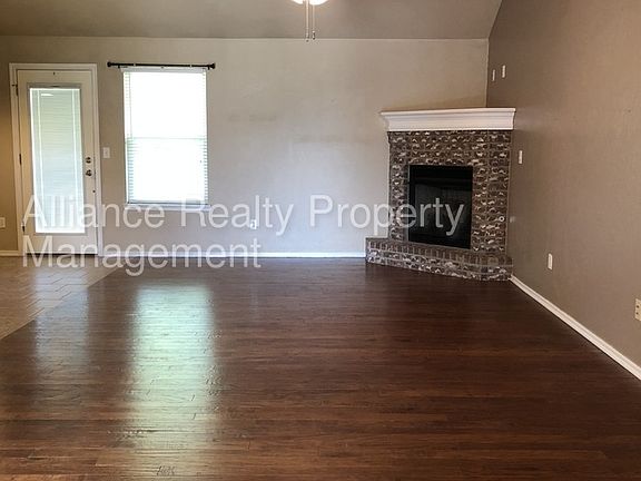 5th image of 605 S Castlerock Ln