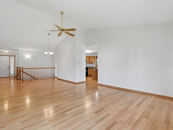 5th image of 3155 Balfour Pl