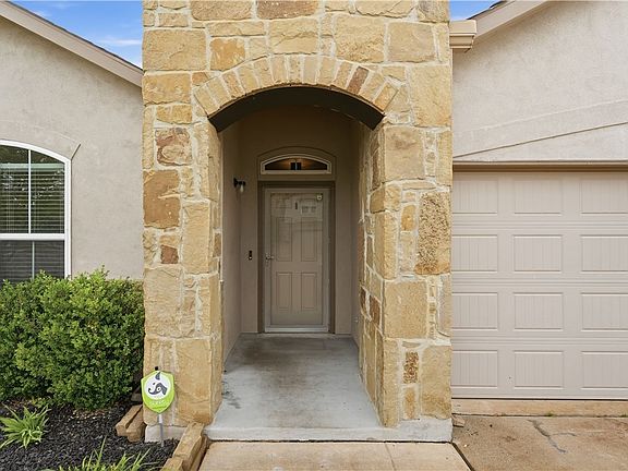 4th image of 484 Copper Hill Dr