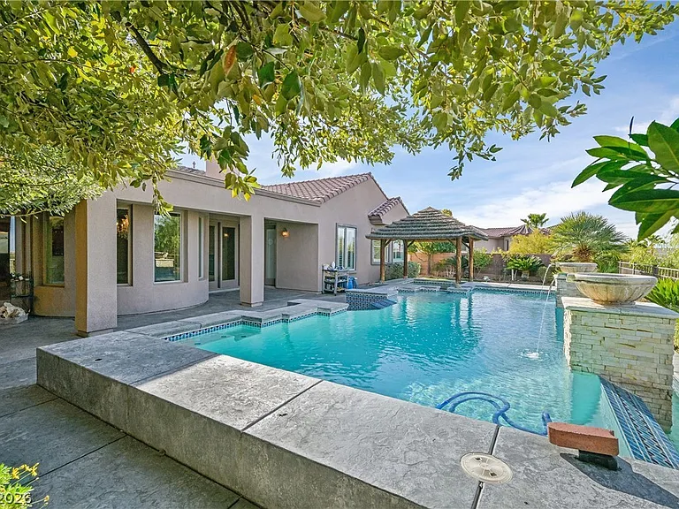 2184 Pont National Dr — Photo 3