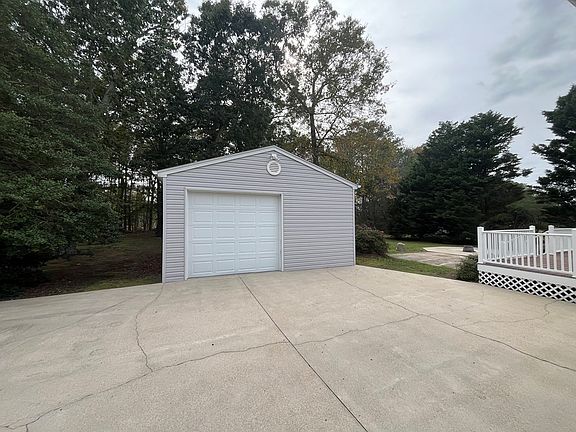 3rd image of 5332 Ramshorn Ln