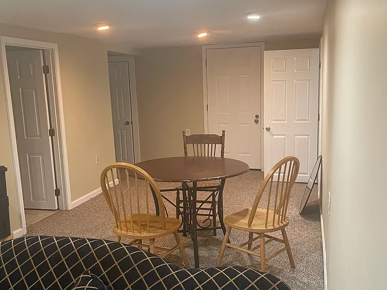 2215 Joseph St — Photo 3