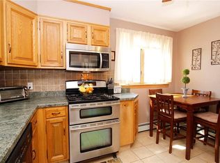 40 Greenfield St, Pawtucket, RI 02861