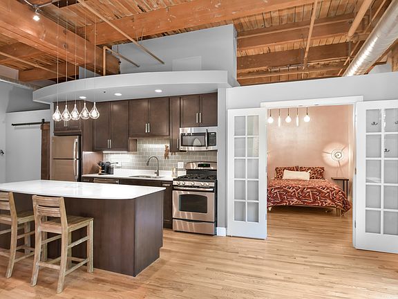 4th image of 2300 W Wabansia Ave APT 111
