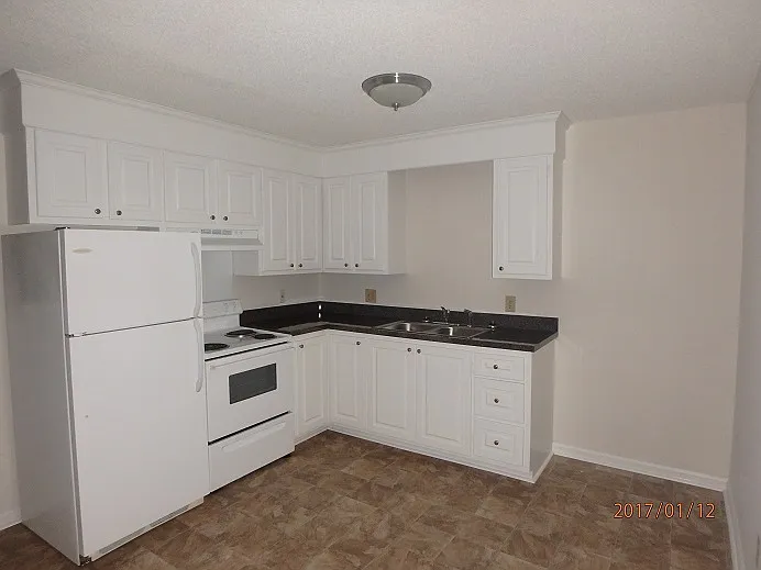 3200 Summer Pl #3 — Photo 4