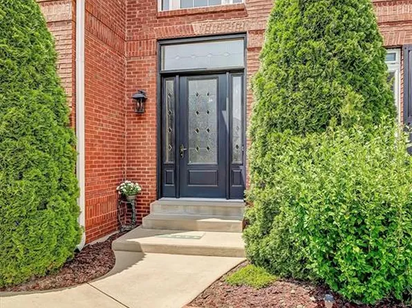 1011 Hawks Landing Dr, Lake Saint Louis, MO 63367