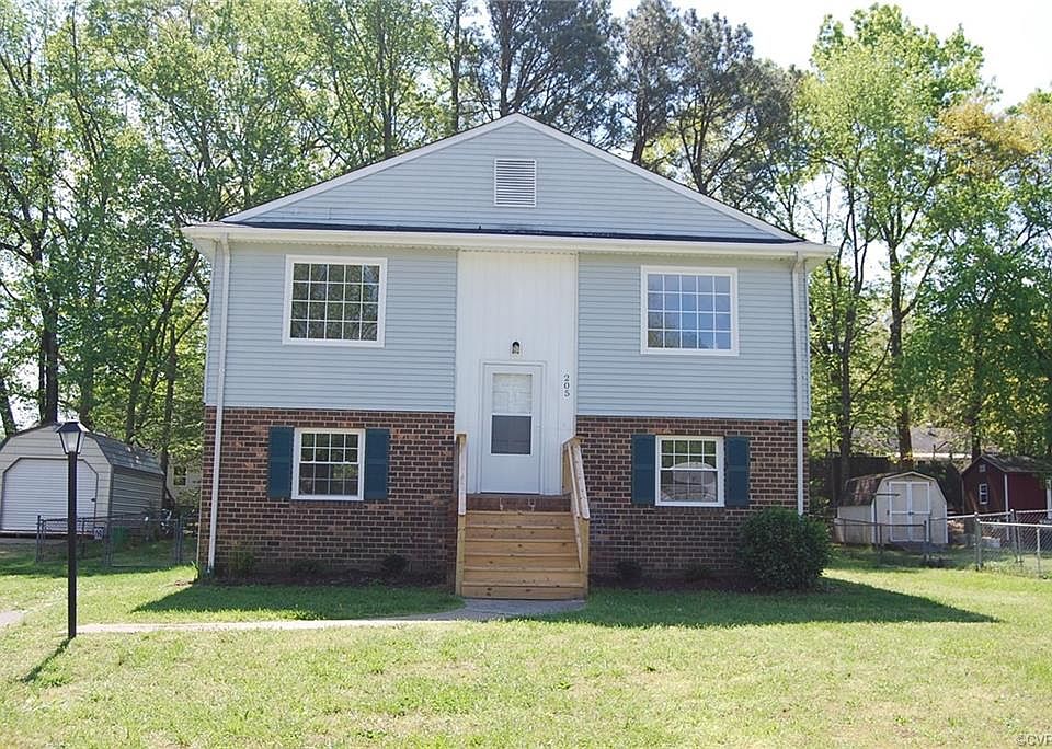 1st image of 205 Carlstone Dr
