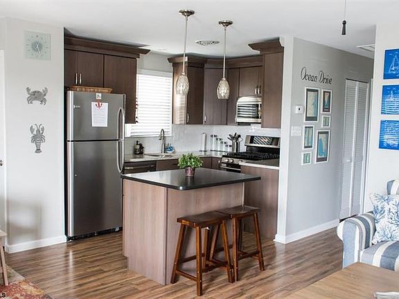 4th image of 4335 West Ave #2