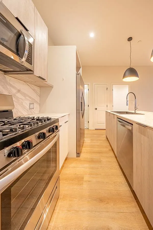 3 bed, $3,100 — Photo 4