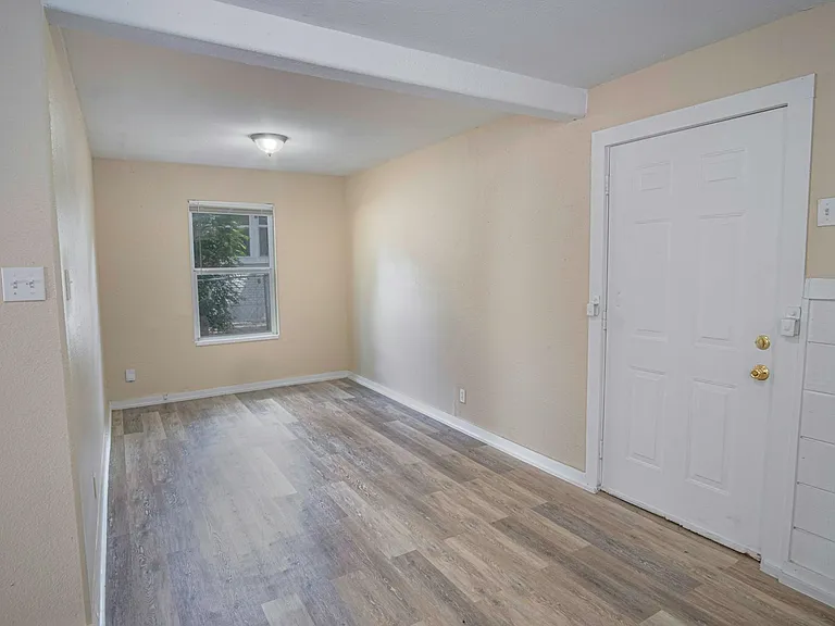 342 Vine St #A — Photo 1