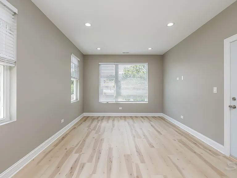 725 N Waller Ave #1 — Photo 10