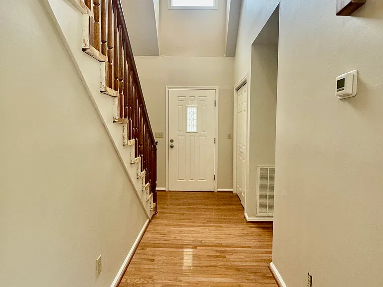 203 Cherokee Dr — Photo 5