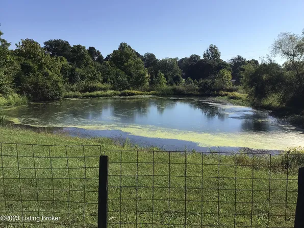 13-14 Castlerock Dr, Shepherdsville, KY 40165