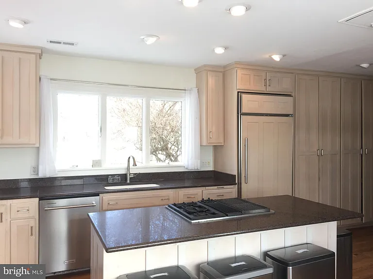 873 Hawlin Rd — Photo 28