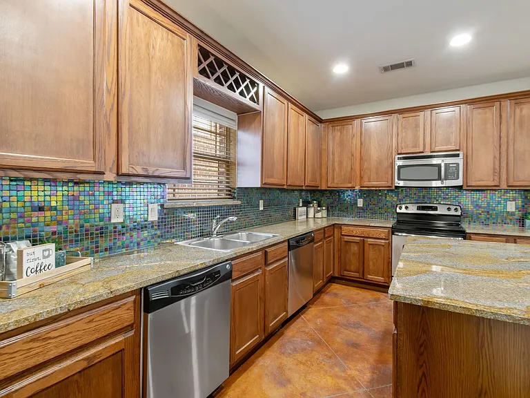 3239 S University Dr — Photo 11