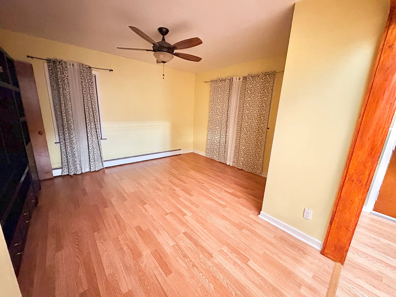 4 bed, 1.5 bath, 1309 sqft, $2,400 — Photo 3