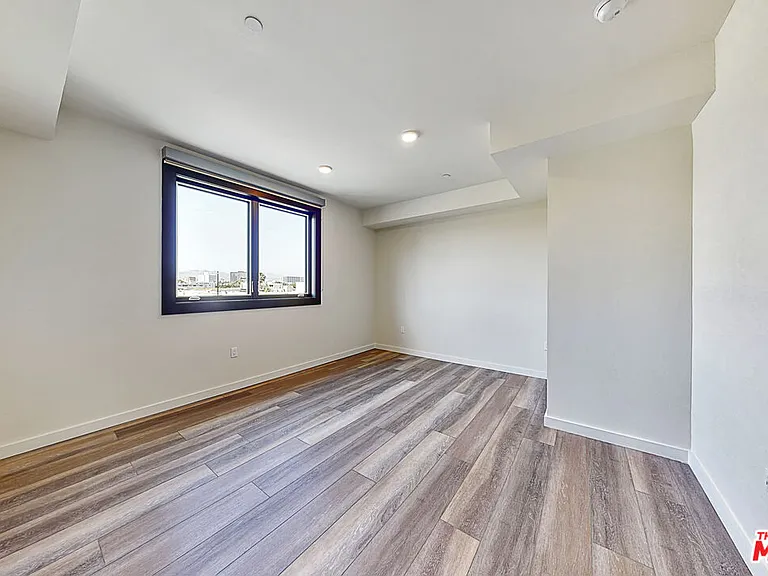 1070 S Bedford St #205 — Photo 12