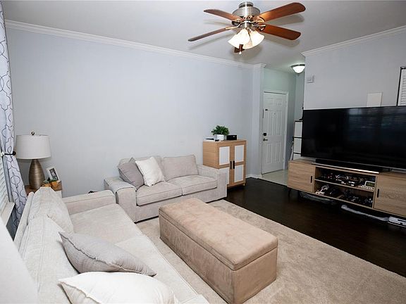 3rd image of 1020 SIENA PARK BOULEVARD W # 103