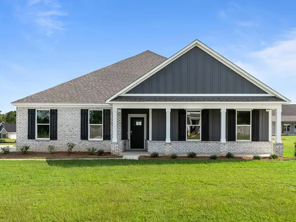 561 Golden Oaks Cir, Dothan, AL 36301