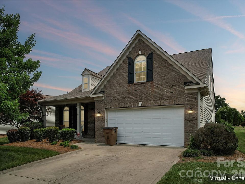 1st image of 205 Pine Lake Dr