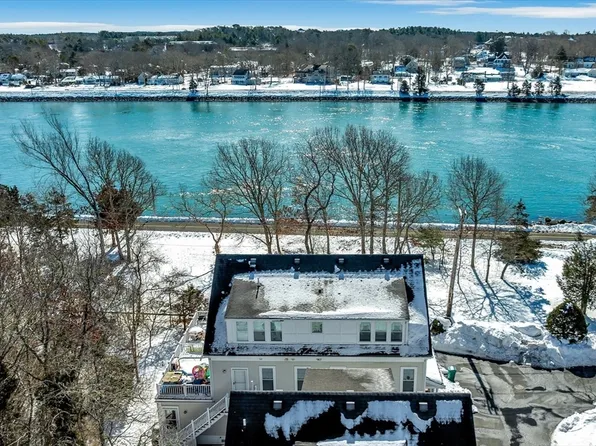 3 Honora Ln Unit 3, Buzzards Bay, MA 02532