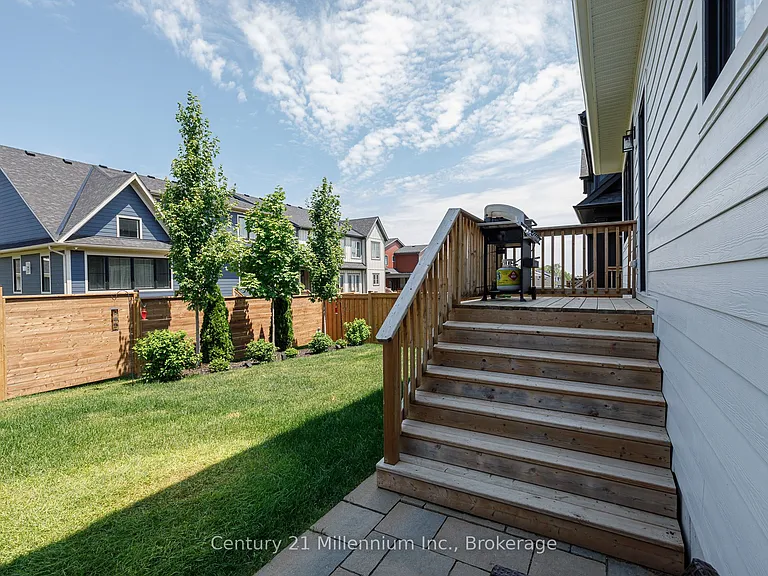 160 Sycamore St — Photo 44