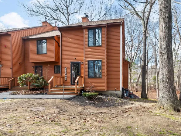 65 Dunvegan Woods Drive, Hampton, NH 03842