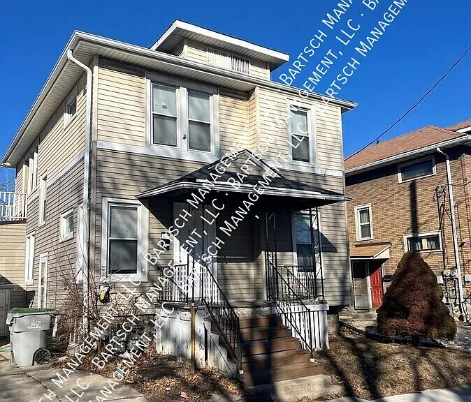 711 S 34th St — Photo 1