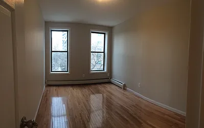 Rented by Tran Real Estate Inc.