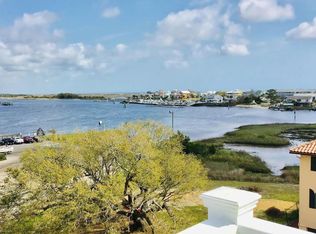 200 Annie Dr, Carolina Beach, NC 28428