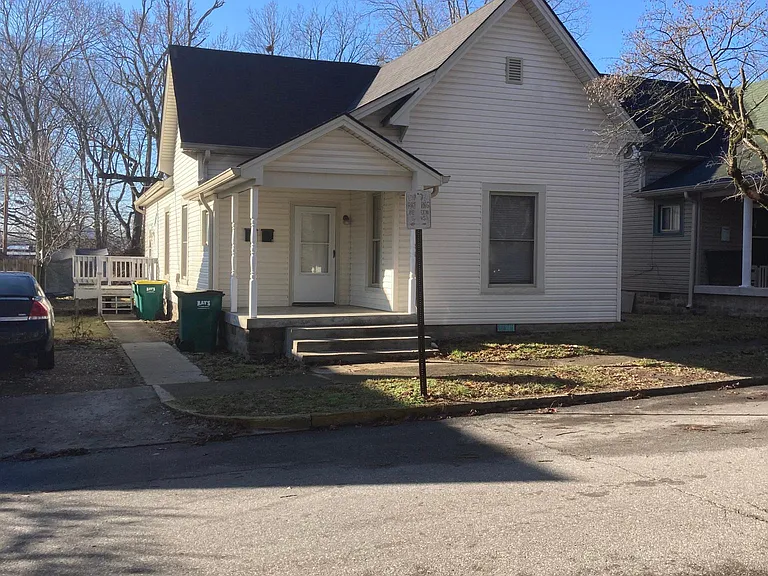 187 W King St #B — Photo 1