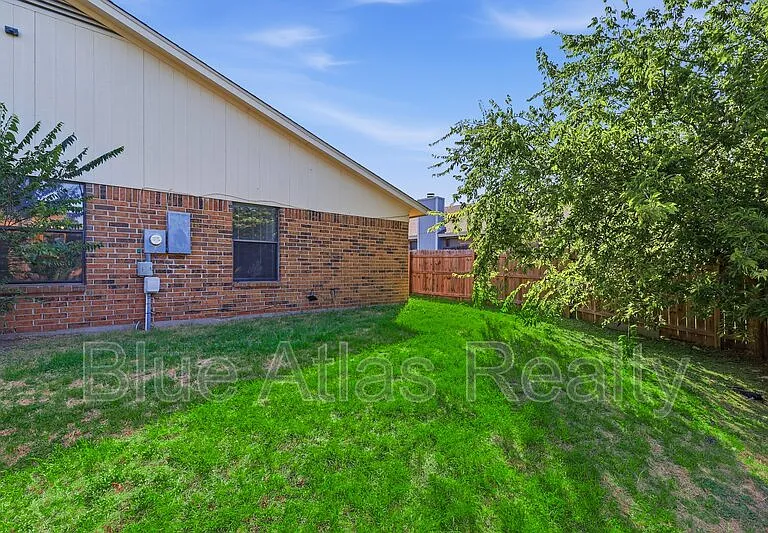 2747 Countryside Ln — Photo 14