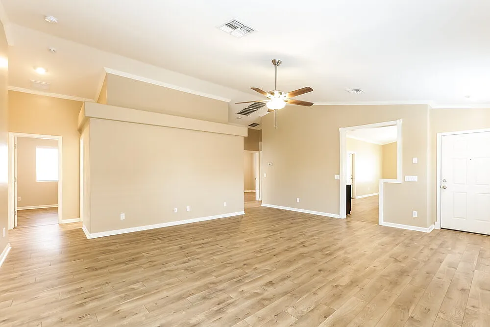4 bed, 2.0 bath, 1614 sqft, $2,175 — Photo 3