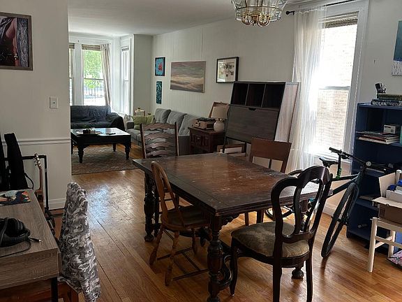 4th image of 2122 N Maplewood Ave APT 1