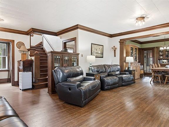 5th image of 215 W Prospect Street