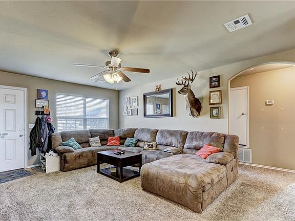 5th image of 13121 Beaumont Dr