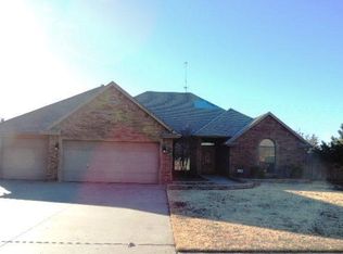 1450 W Onyx Way, Mustang, OK 73064