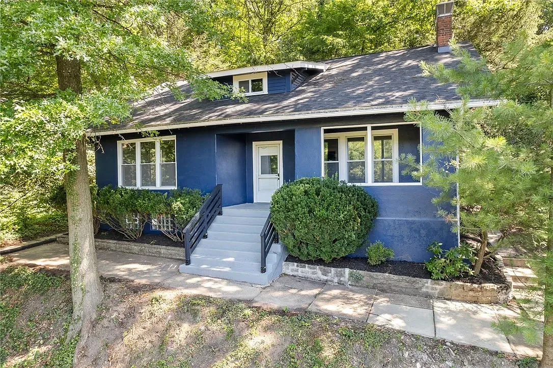 4 bed, 2081 sqft, $2,400 — Photo 1