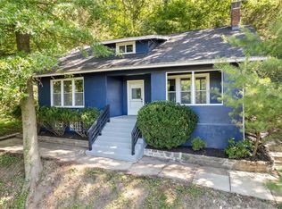 2 Rosslyn Rd, Carnegie, PA 15106