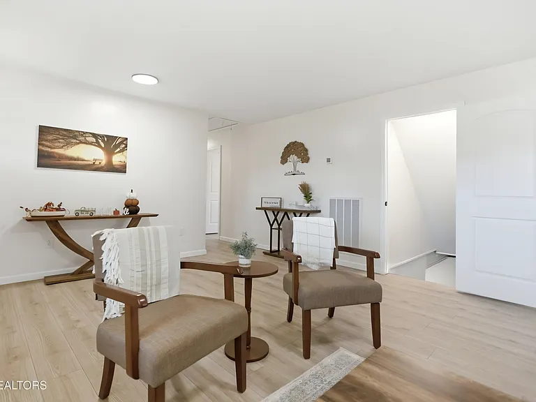37 Windy Acres Dr — Photo 8
