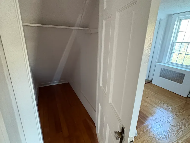 891 Mammoth Rd #A — Photo 10