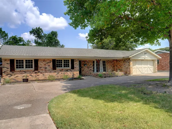 4925 Redondo St, North Richland Hills, TX 76180
